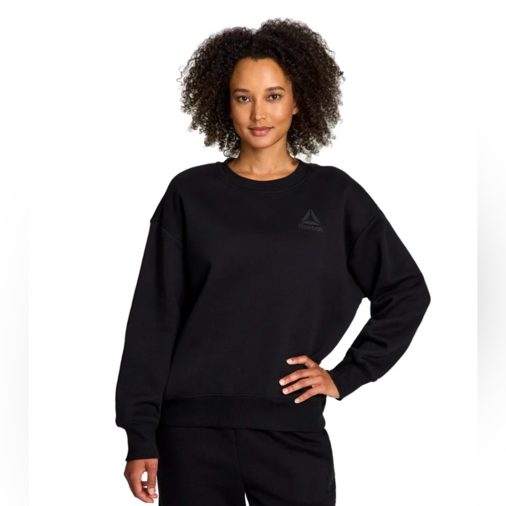 Reebok's Super Soft Crewneck Sweatshirt-Black. New with tags. Women’s size.XXL